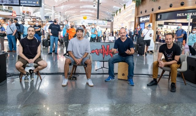 Manga'dan İstanbul Havalimanı'nda sürpriz konser