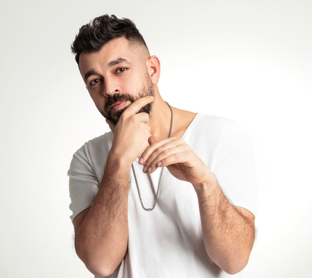 Ozan Soyumert'ten ilk single çalışması “Fena Olmaz”